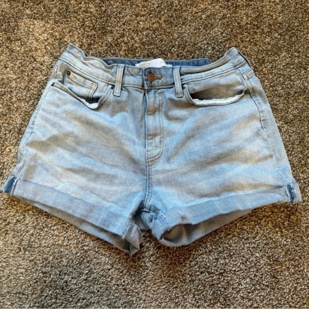 Signature by Levi Strauss light wash mom shorts